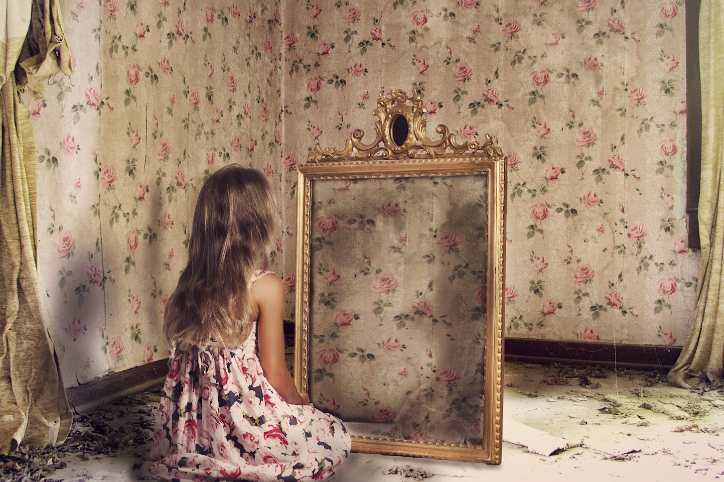 镜子，通往另一个世界的通道